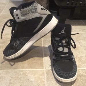 NIKE Youth Jordan 1 Flight Basketball Shoes